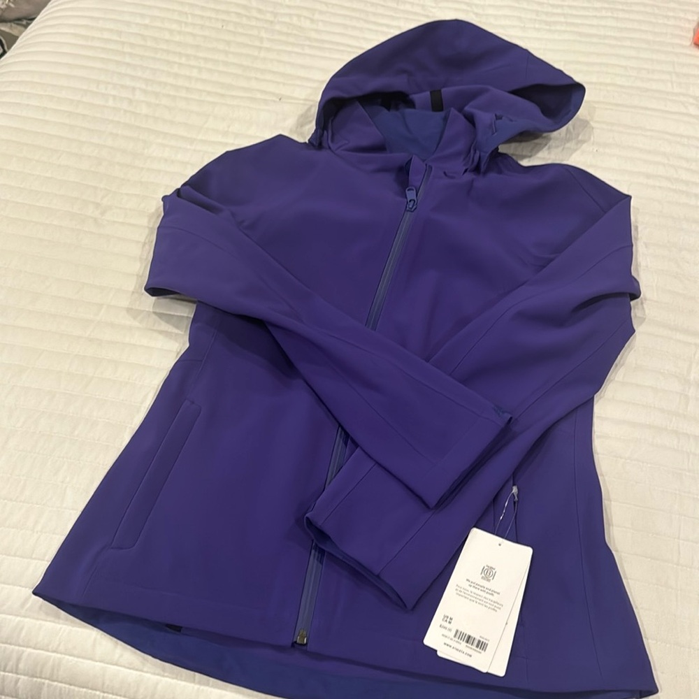 Athleta Sz Medium glacier softshell jacket